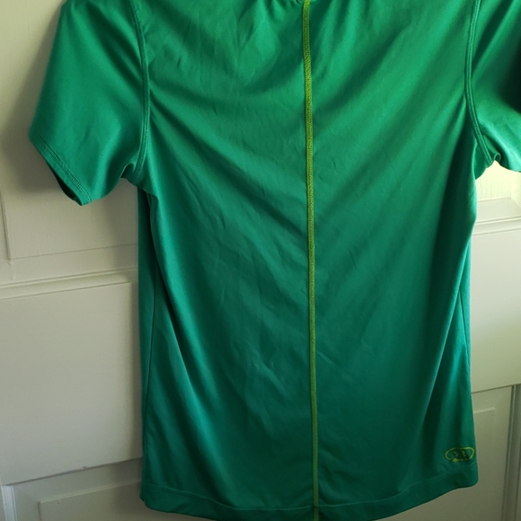 Under Armour Workout Shirt - Picture 3 of 3